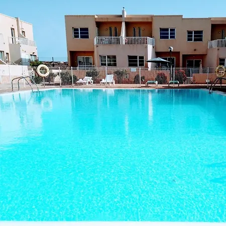 Litha House, 3 Bed Set Over 3 Floors 5 Mins From And Amenities Appartamento