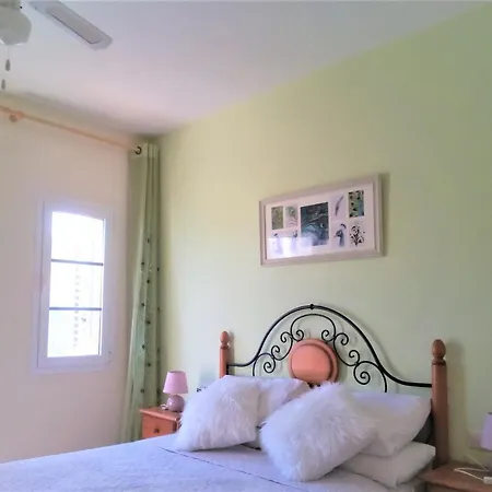 Litha House, 3 Bed Set Over 3 Floors 2 Mins From And Amenities Apartment Caleta De Fuste