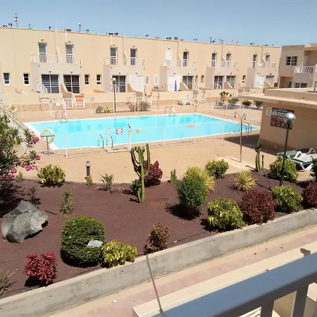 Litha House, 3 Bed Set Over 3 Floors 5 Mins From And Amenities Apartmán Caleta De Fuste