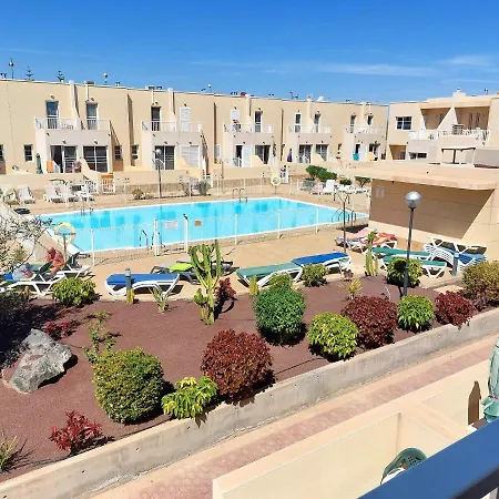 Litha House, 3 Bed Set Over 3 Floors 2 Mins From And Amenities Caleta De Fuste